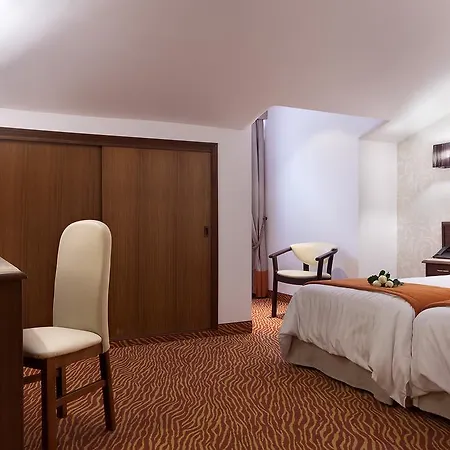 Avenida De Hotel Fatima