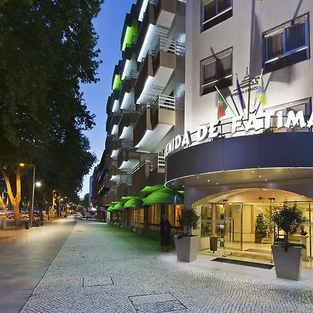 アベニーダ デ 3*