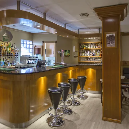 アベニーダ デ 3*