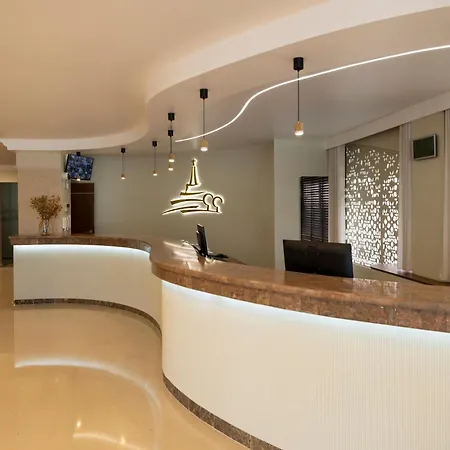 Hotel Avenida De 3*