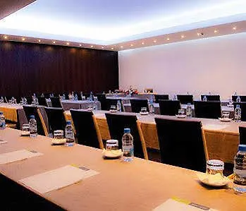 アベニーダ デ 3*