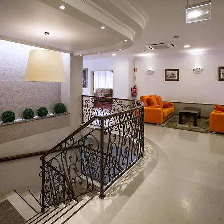Hotel Avenida De 3*